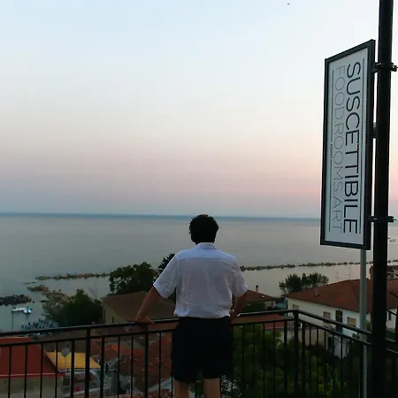 Oda ve Kahvaltı Suscettibile